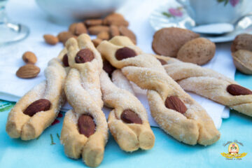 Treccine Dolci con Mandorle