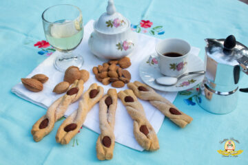 Treccine Dolci con Mandorle